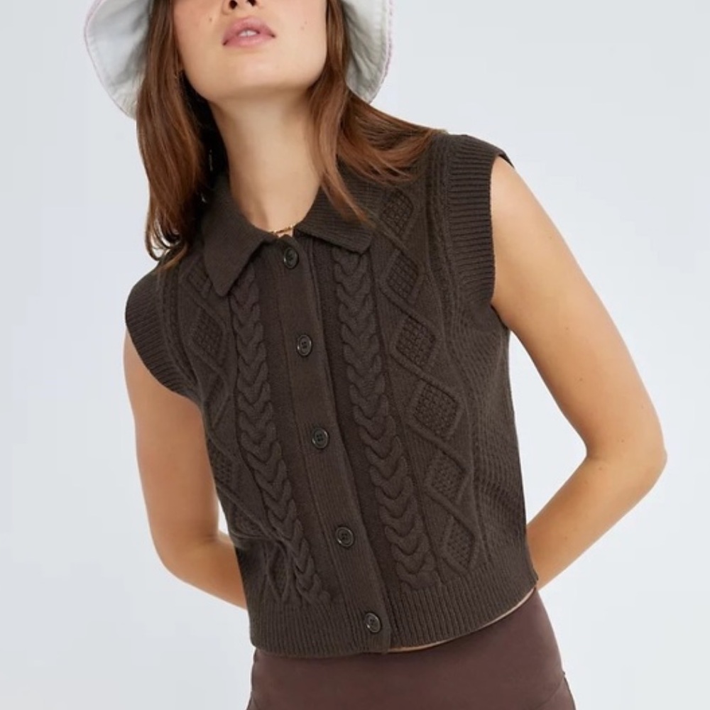 Aritzia Sunday Best button up vest